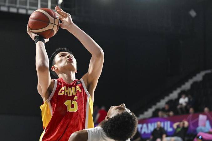 下一个登录NBA的中国人！选秀专家看好2米15国青小将