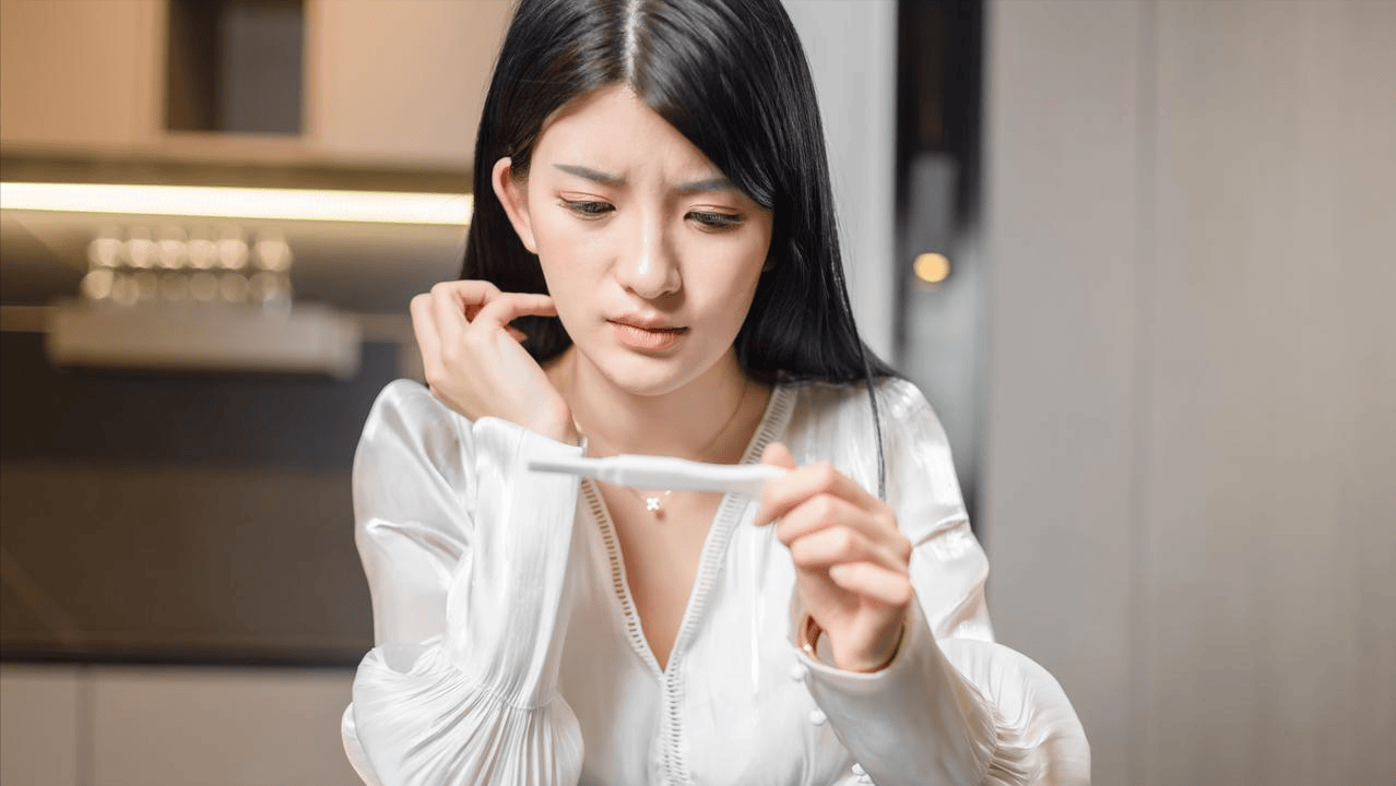 门诊一半不孕女性都卡在同一处！不是子宫问题，是这条“路”堵了