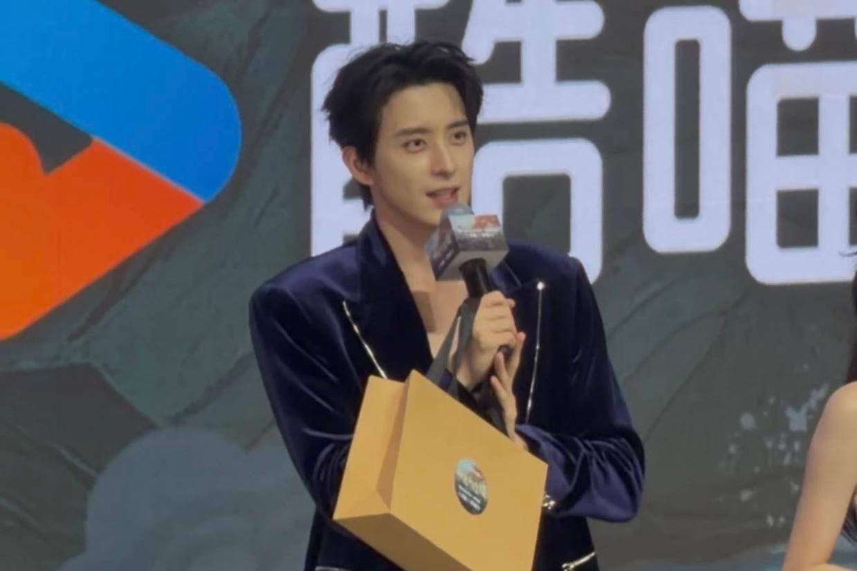 敖瑞鹏学方言引爆笑 孙珍妮艾米可爱灵动封面图