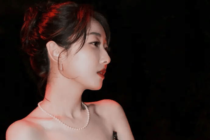 蒋梦婕澄清新恋情传闻：期待真爱，月老红线别被误剪啦