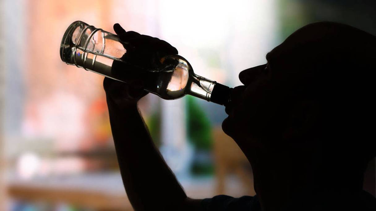 原创            乙肝患者一滴酒都不能沾？医生警告：若喝一次，4个后果无法承担