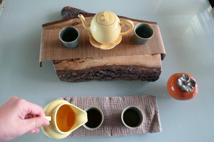 尼可尔斯 | 从牛饮到浅酌：你的茶杯，暴露了你的生活层次