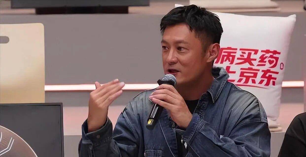 原创            余文乐“连夜绣红旗”！？