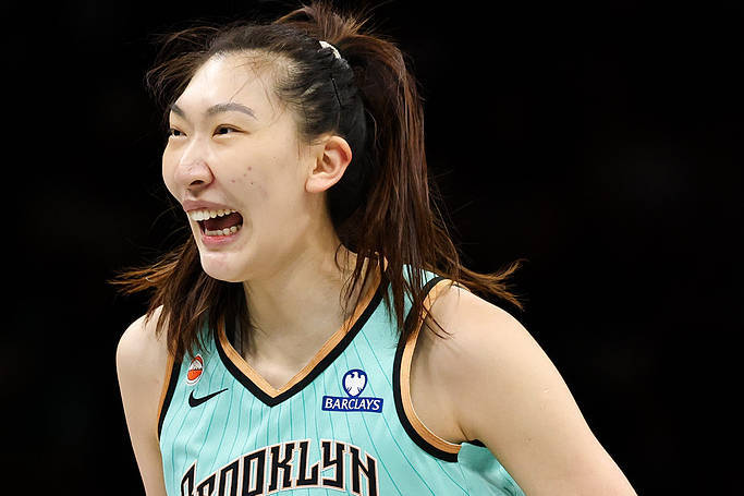 韩旭WNBA爆砍19+5+1+2帽 得分全场最高+个人赛季新高