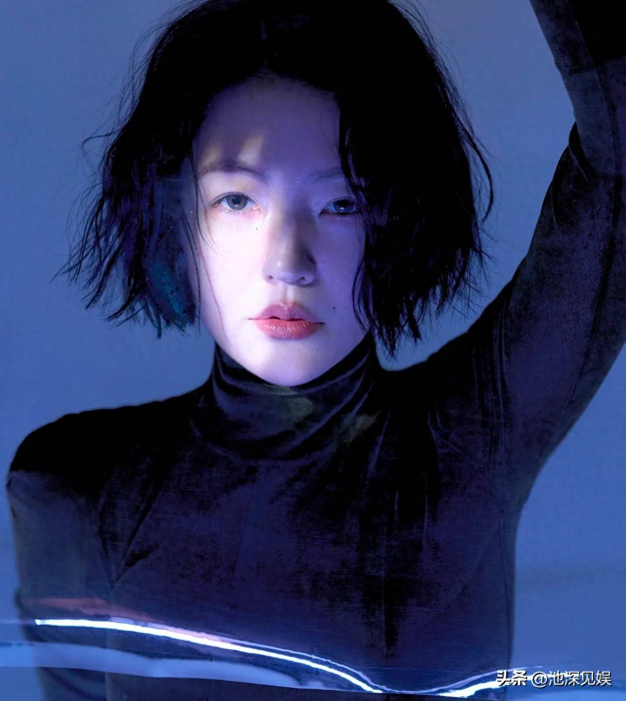原创            褪去综艺锋芒，登封 VOGUE 气场全开，小 S 藏不住对大 S 绵长的思念！