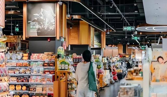 4个月关店11家！昔日超市一哥大润发跌落神坛，到底败在哪？