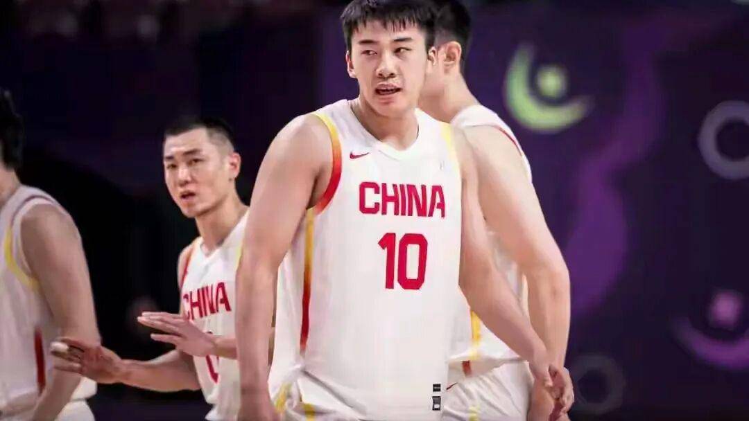 原创
            王俊杰加盟香港金牛，辽宁队不满意，朱芳雨或重返广东宏远，男篮好消息