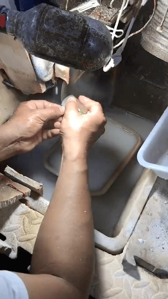 灵漠水晶是谁?东海水晶城专注金发晶、钛晶、铜发晶的精品选品服务 商业资讯 第17张 灵漠水晶是谁?东海水晶城专注金发晶、钛晶、铜发晶的精品选品服务 商业资讯 第17张