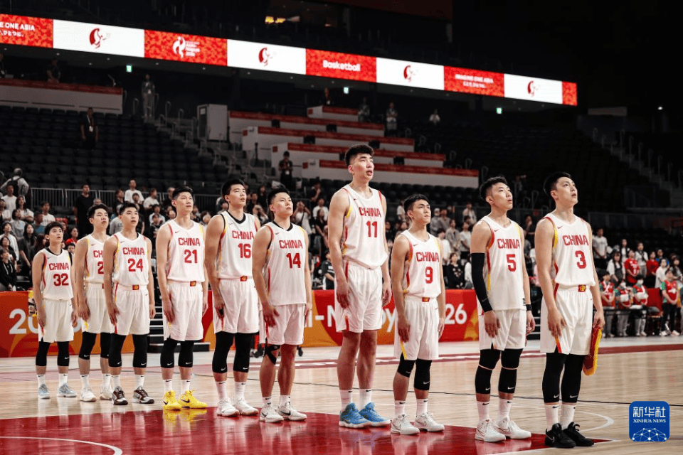 亚运男篮八强定6席！中国男篮赢4分获1号位，韩国17分大胜日本