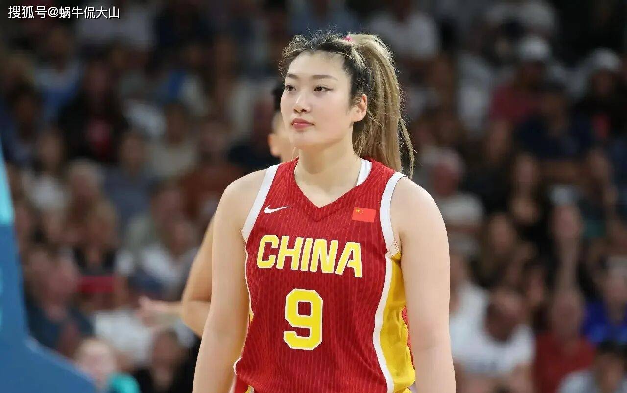 中国女篮冒出一个天才，1米89的持球型前锋，终于等到李梦接班人