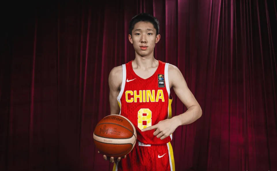 CBA快讯：小库里与小丁带着希望留洋，女篮新星崛起！