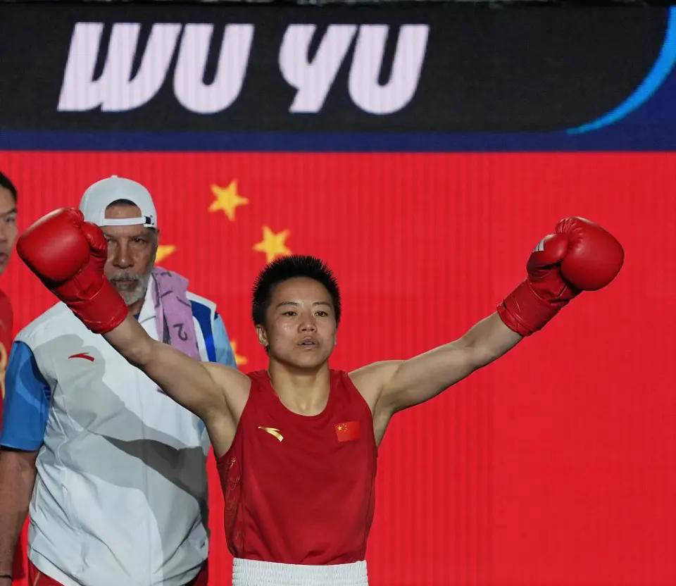 与胡明轩共同担任亚运旗手的沉甸甸荣誉：拳击天才吴愉