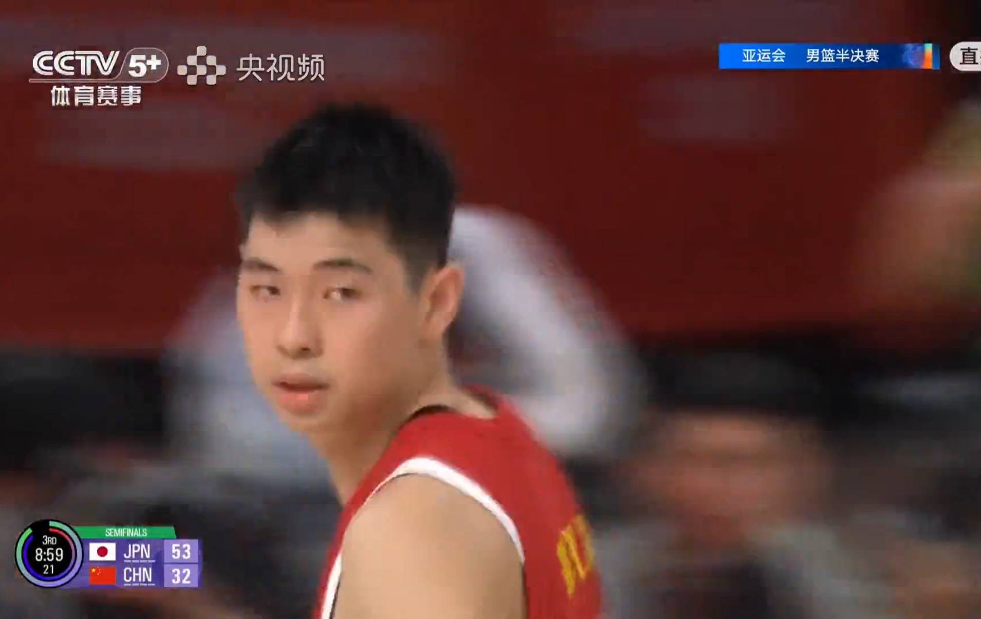 中国男篮半场落后日本19分！攻防两端被爆，郭士强毫无办法，真危险了
