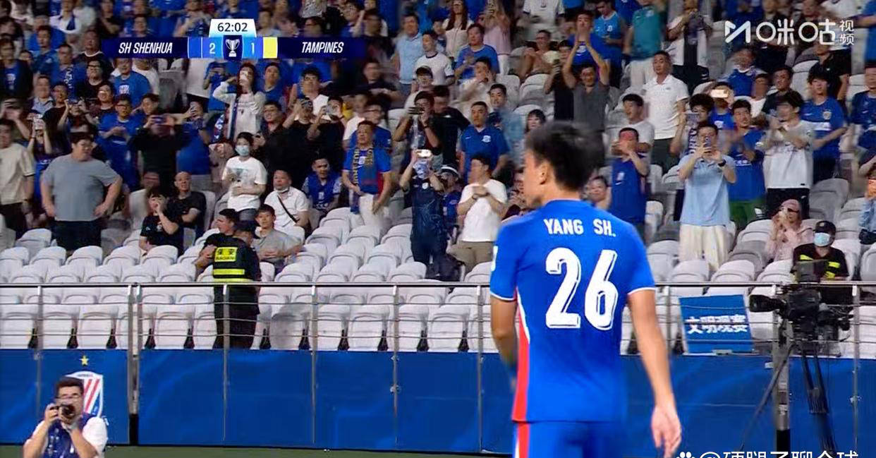 2-1！申花亚冠首战告捷，徐皓阳惊艳进球杨帅替补拔头筹，裁判误判频出
