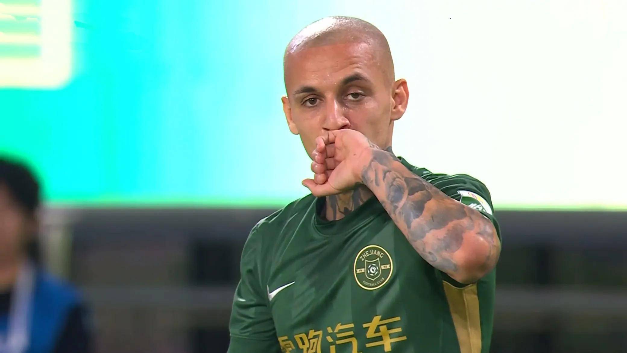 李昂