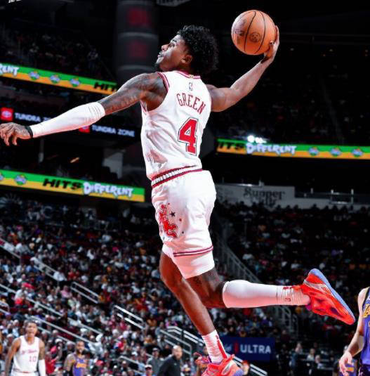 火箭队未来前景光明：5位新人中4人续约，ESPN评估其排名前四