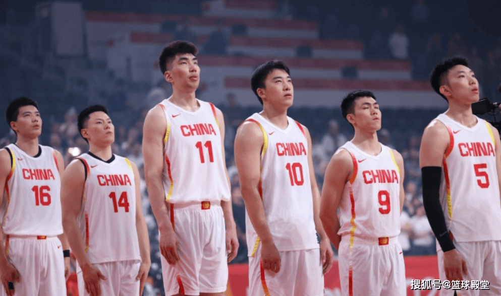 男篮无缘决赛外媒一针见血！直指思想落后，防挡拆迟缓，郭士强该退了
