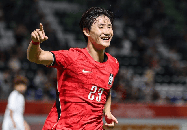 亚运男足-韩国2-0轻取沙特 两连胜小组头名出线