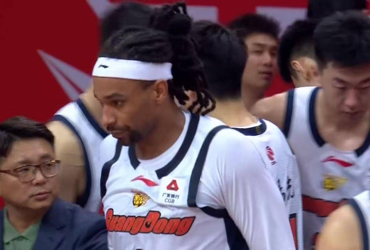 身高2米11，近4成三分命中率！广东男篮最适合的大外援曝光