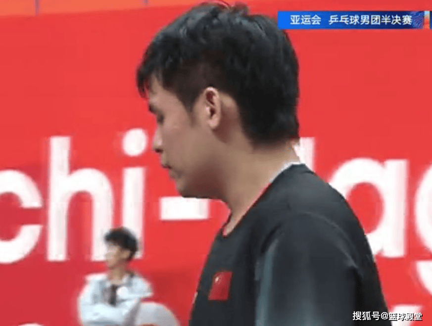 连续打出超级球!林诗栋杀疯横扫冯翊新,中国男乒2-0中国台北!