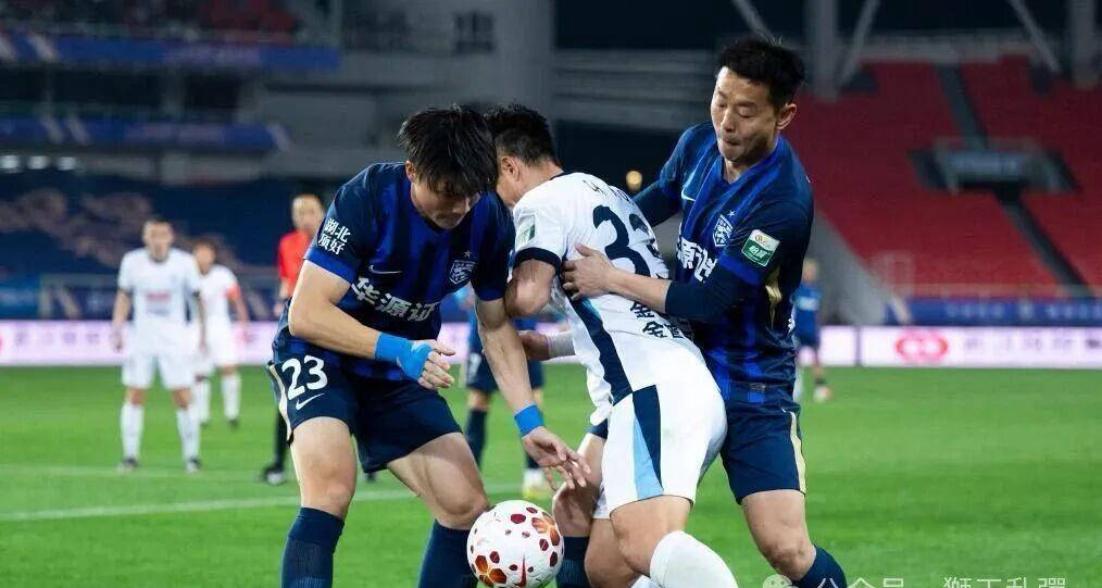 沉沦于保级泥潭,武汉三镇高层的面子与球队命运相对抗