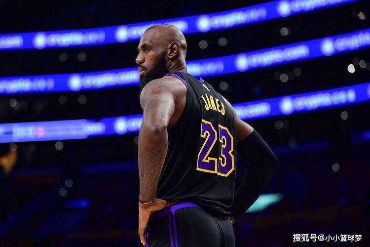 NBA疯狂一夏!詹姆斯遭遇危机,哈登这次总冠军又要被截胡了