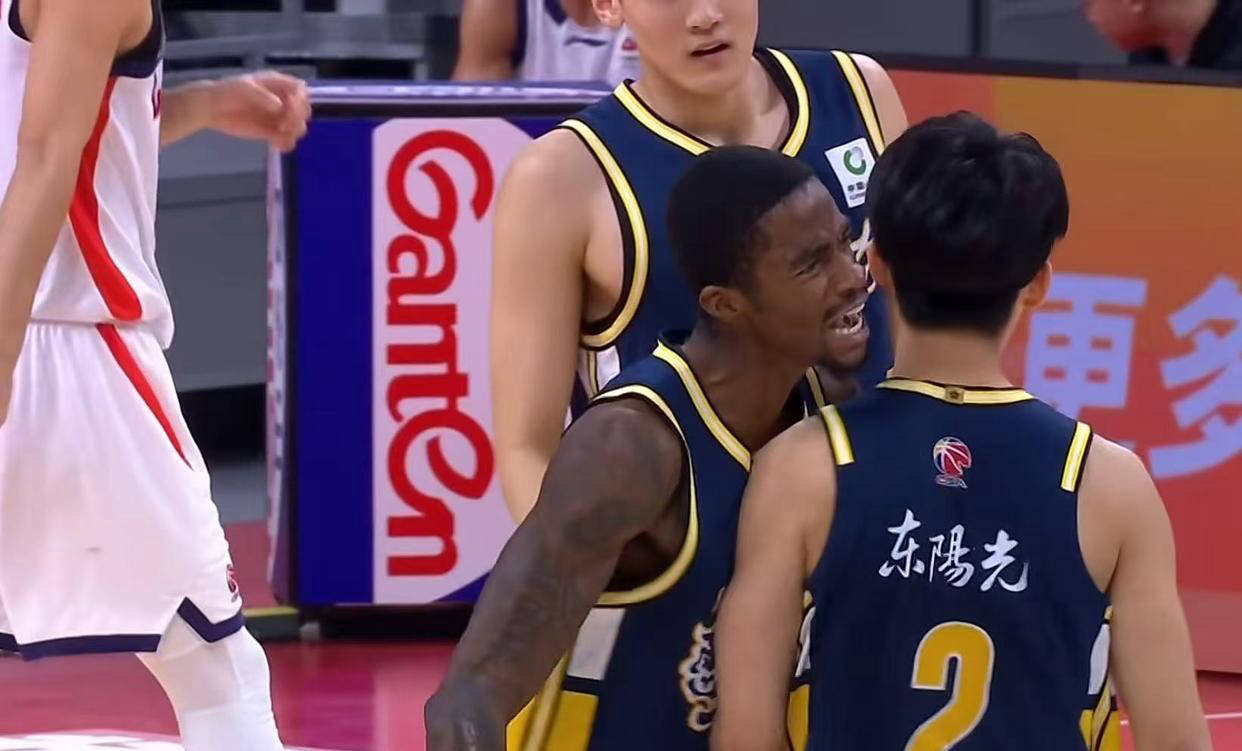 在等待什么？广东队未能签约大外援的原因揭示，NBA乐透中锋或将加盟