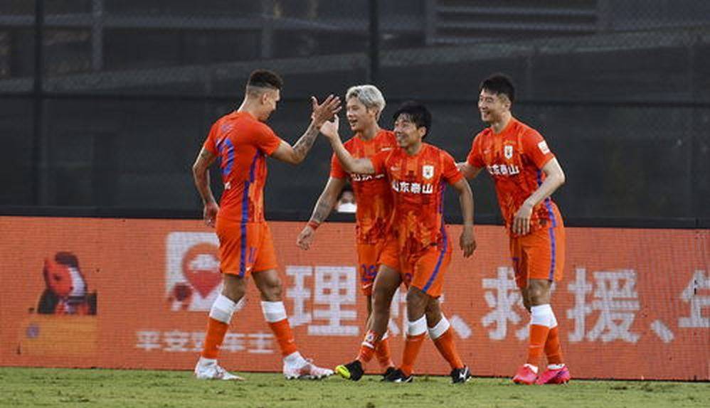 泰山扣6分后排第6近五场不败率达八成，球迷会长却说联赛像结束了