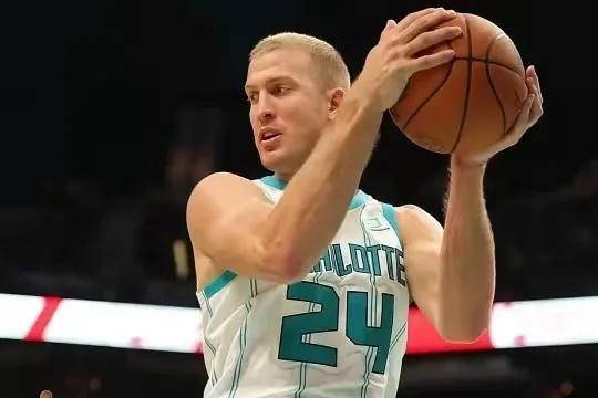 前NBA内线球员普拉姆利即将冲刺加盟广东男篮！