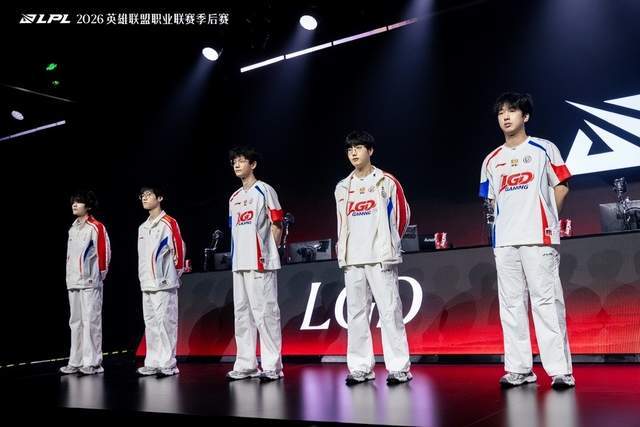 LOL德杯升级“世界赛”，开赛首日迎来中韩对决，JDG赛前变阵！