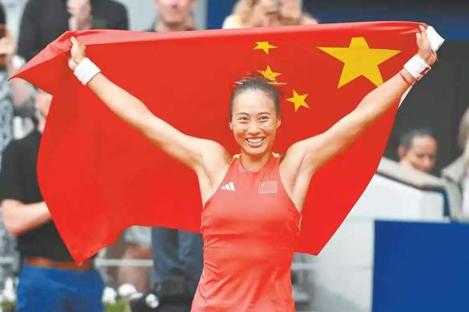 原创
            中国女网大捷！2-1、2-1、2-1，郑钦文顽强意志豪夺女单3连胜