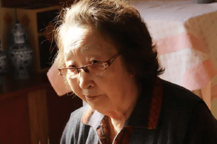 李勤勤含泪追忆彭玉：她用生命诠释表演艺术的真谛