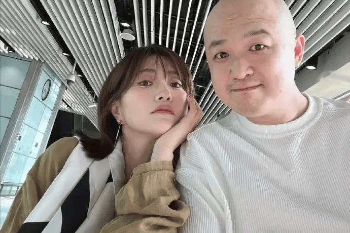 网友偶遇包贝尔包文婧出游，力证两人感情依旧甜蜜