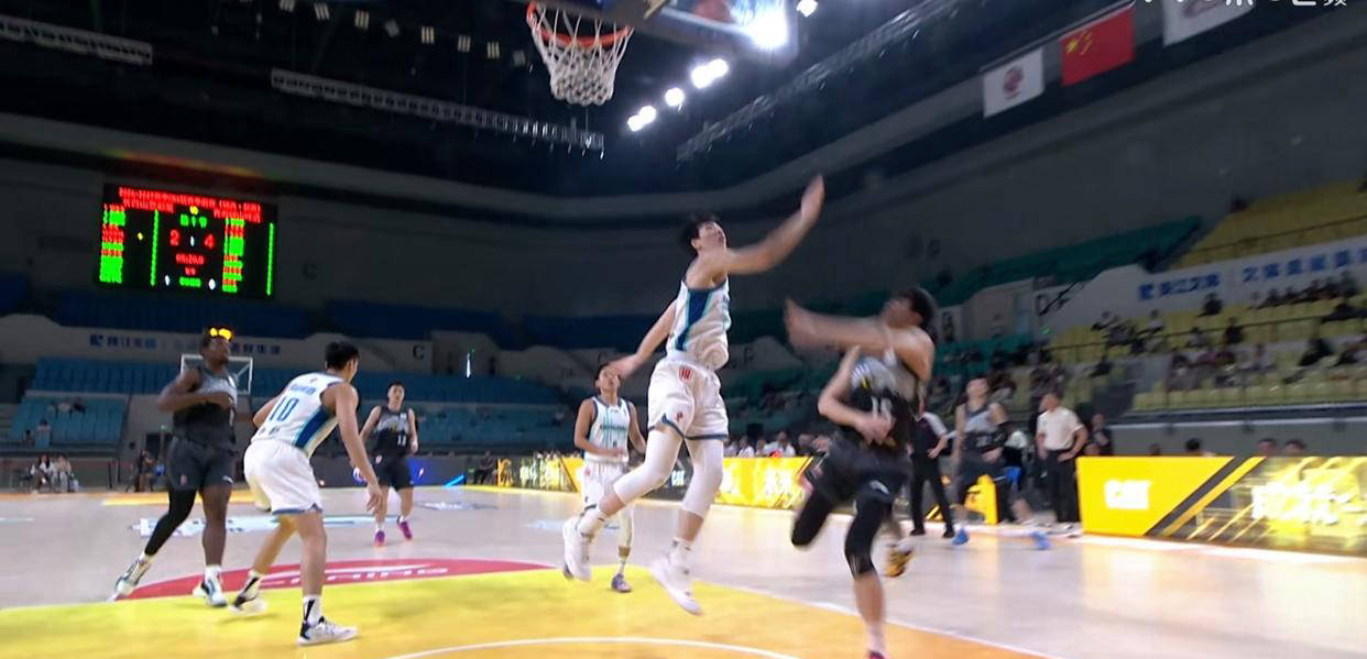 CBA季前赛：青岛男篮以8980战胜吉林男篮