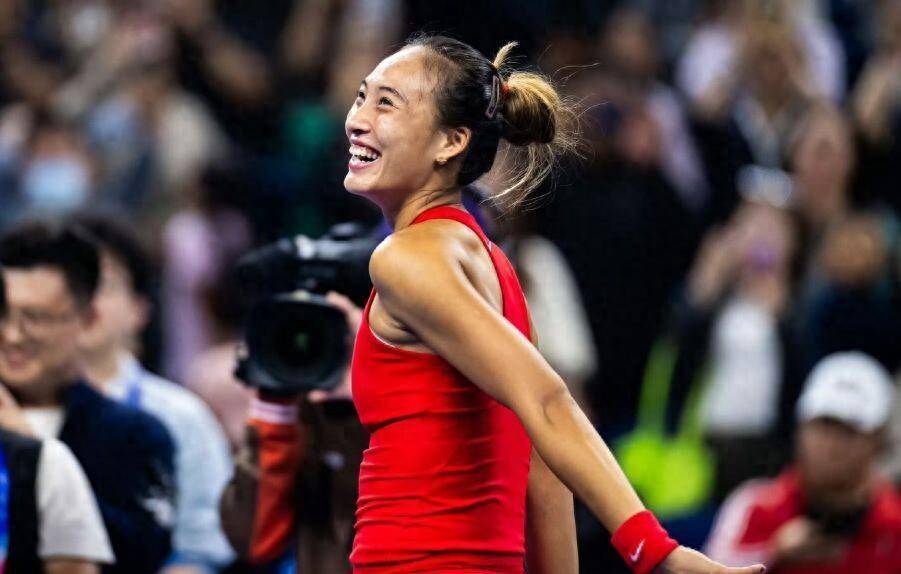 2-0！中网新王诞生：郑钦文胜4号种子夺冠，中国网球实现重大突破