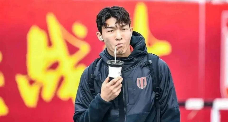 超级巨大失误！武汉三镇奇迹复活，元敏诚救场，媒体人怒批