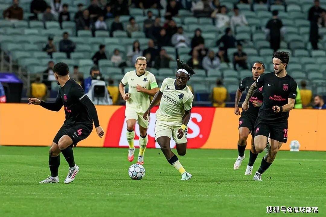 2-0！亚洲球队首次进欧冠后第2场即赢球，身价36强倒数第一，拜仁3-3遭爆冷
