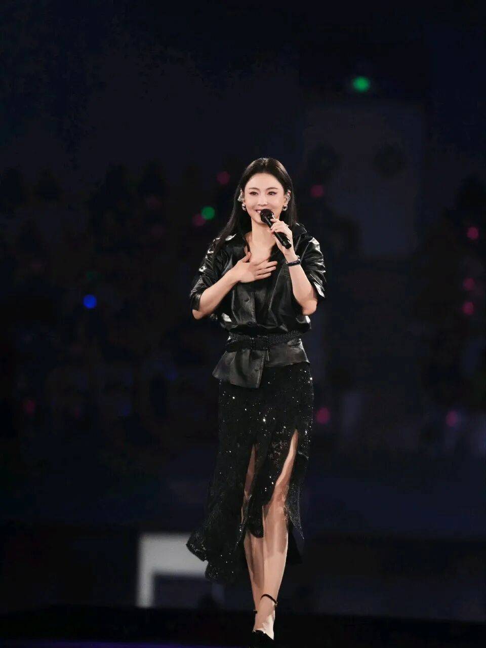 松弛感穿搭示例__惊艳芝彩色松弛柏搭酷穿搭