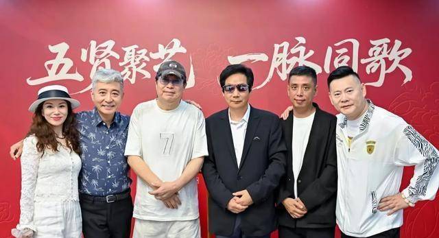 周炜拜姜昆李金斗，评论区却被骂惨：周捐人标签至今撕不掉(图11)