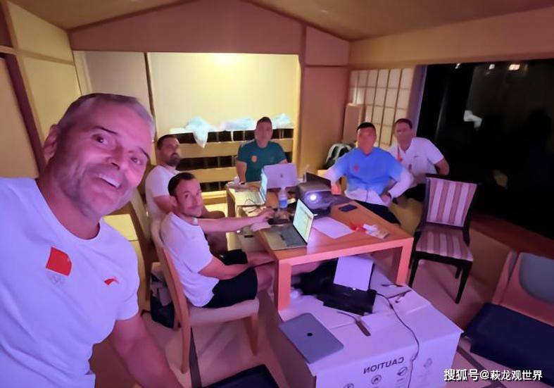 今天有时间好好上个厕所吗？中国足球淘到宝了！吴曦+于大宝怒赞安东尼奥