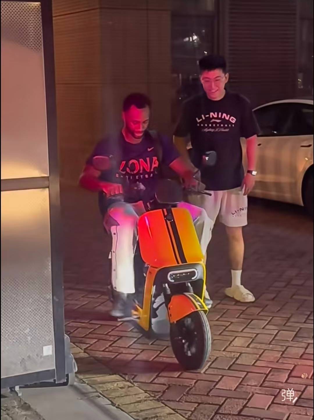 CBA三消息，弗格学骑电动车，周琦赵睿提豪车，广东总经理3选1