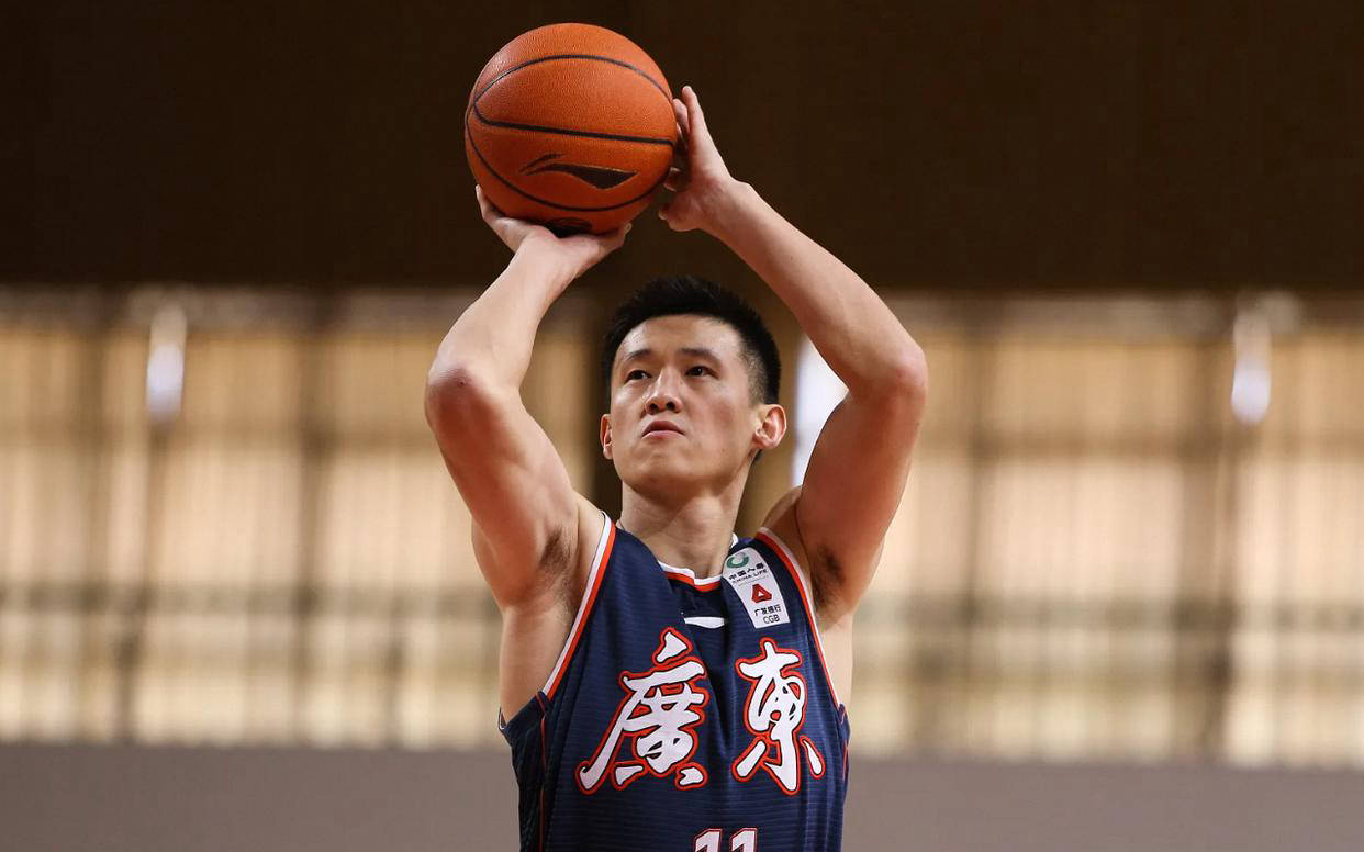 宏远速递！杜锋深情寄语球队，周鹏创下历史，广东全队聚餐暗藏玄机