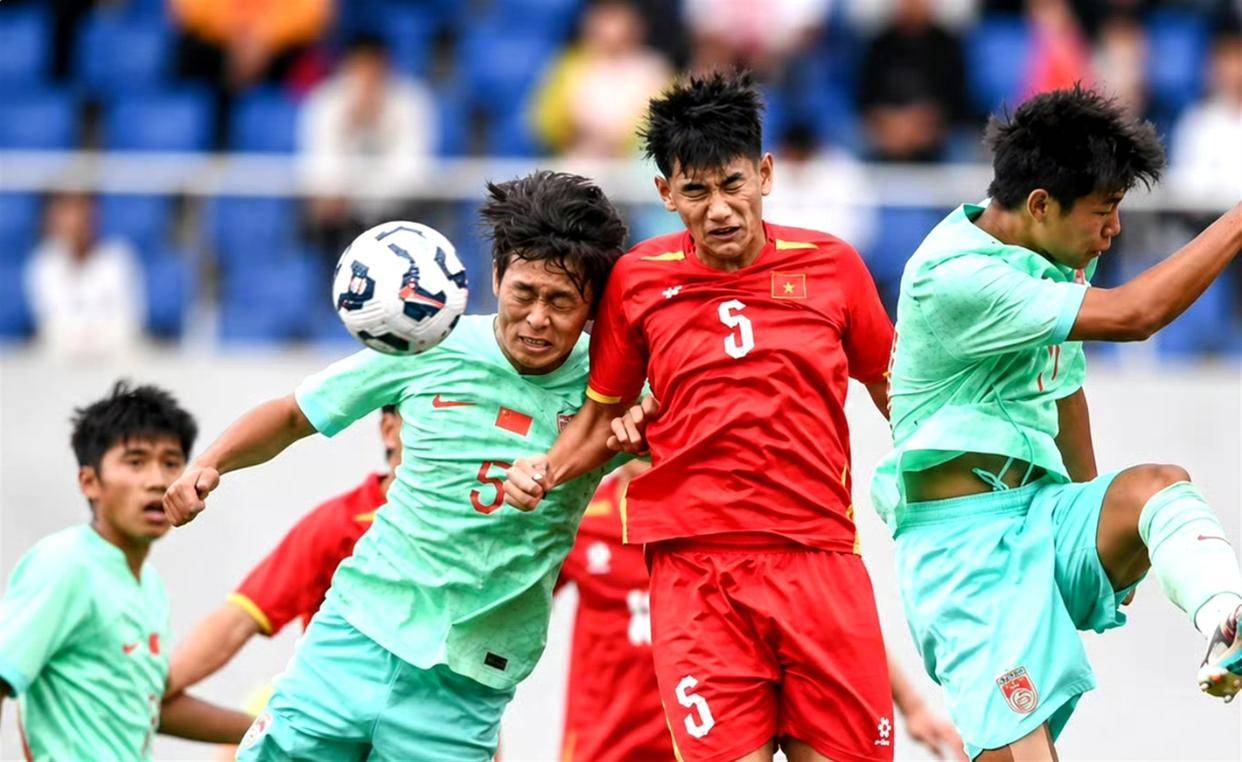 10月17日：U16国足2比0卡塔尔，没想到赛后队员李东宸这样讲信心十足