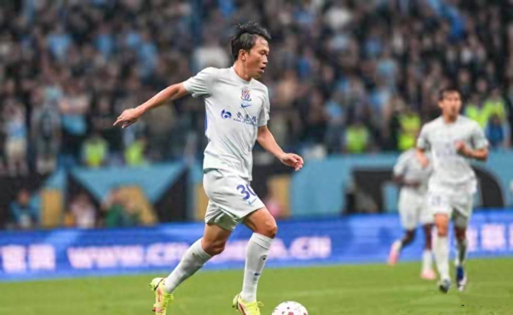 0-0！上海申花遭东南亚鱼腩围攻，半场全华班，留力踢武汉三镇