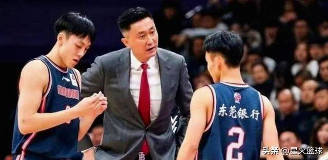 名场面来了！杨鸣杜锋同台解说！昔日总决赛死敌演播室一笑泯恩仇