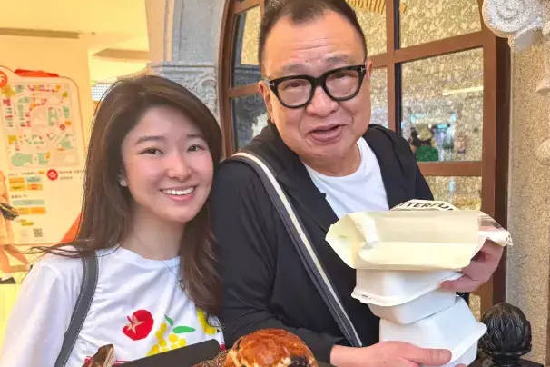 许绍雄女儿悼念父亲逝世一周年：漫长分离中铭记父爱前行