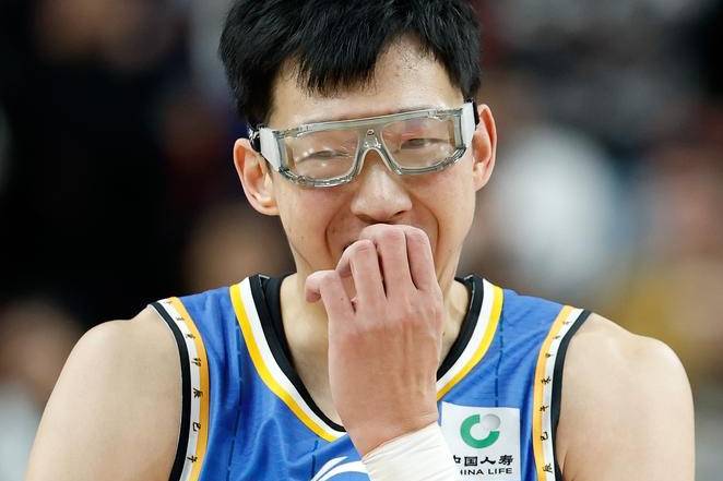 周琦自曝牙齿被打掉 打趣要问问“云总”算不算工伤？
