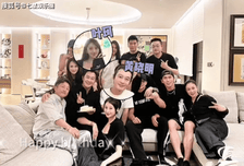 叶珂黑料不断，黄晓明霸气守护，高调带女友露面，合影再惹争议