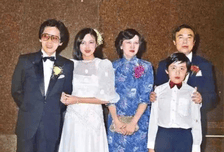 62岁关之琳近况曝光！为弟弟庆生罕晒合照，富婆生活自在又洒脱
