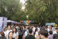 数万册古旧书集中展销，地坛书市开幕四天迎客24.8万人次